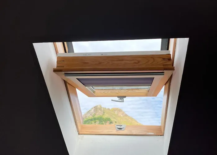 Montagnard Plateau De Beille Les Cabannes (Ariege)